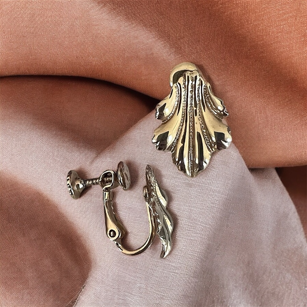 Vintage Gold-Tone Leaf Clip-On Earrings